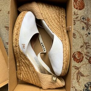 Viscata Women's Espadrilles - Elegant White and Tan
